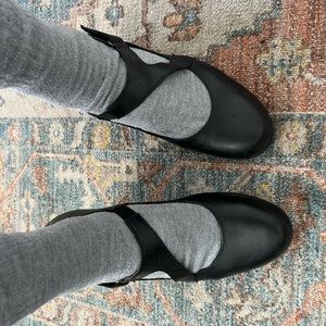 Sanita woman size 7.5 shoe (38)